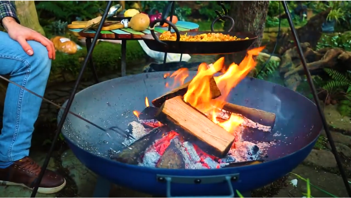 10 Fire Pits and Fire Bowls to Warm Up Your Outdoor Nights