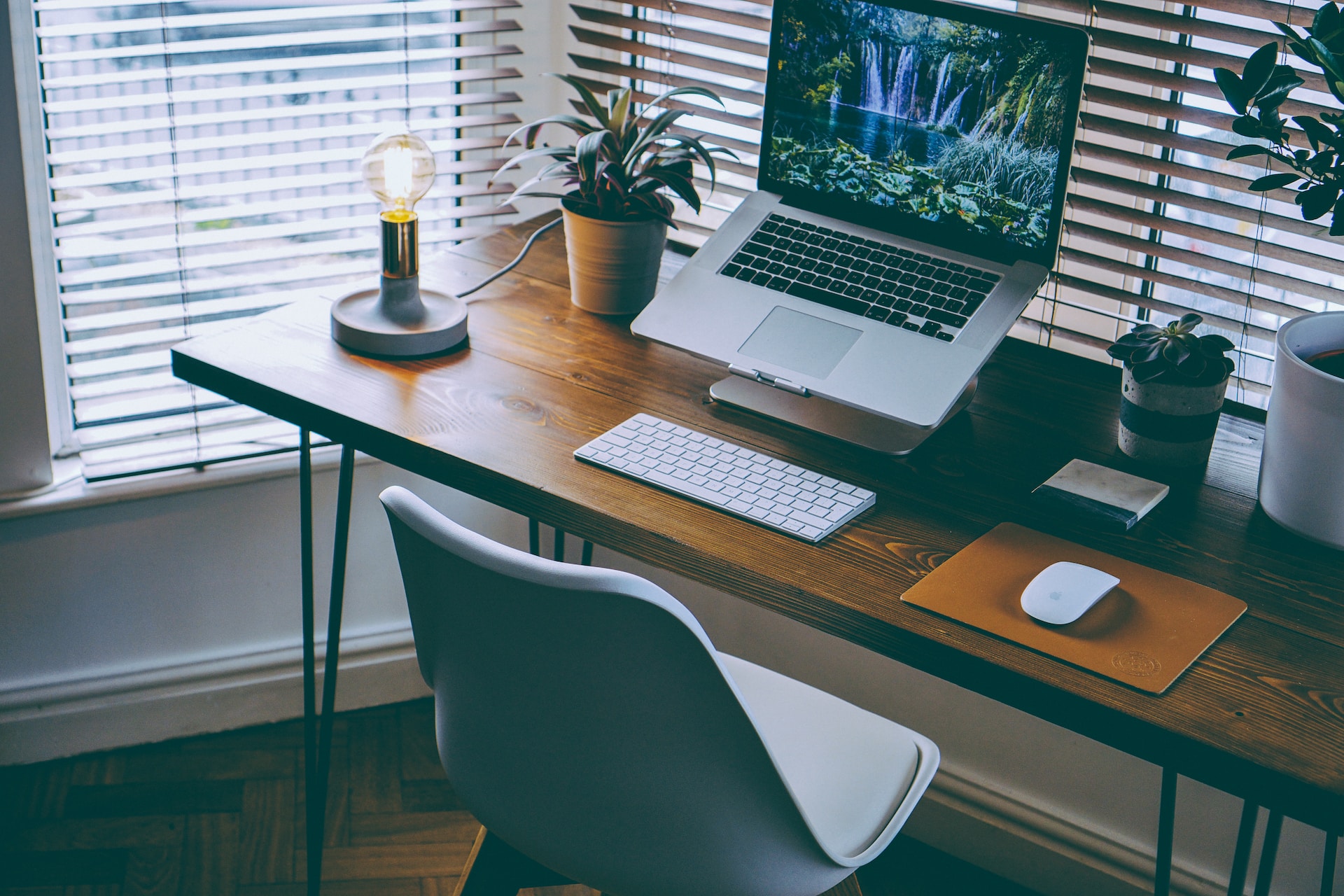 Reviewing a Selection of Scandinavian and Rustic Desks