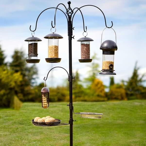 Tom Chambers Select Bird Feeding Station