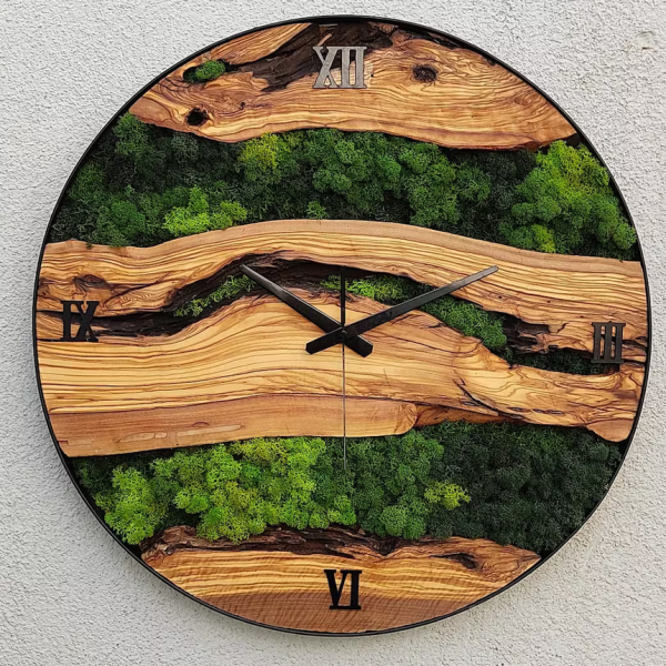 moss and wood wall clock